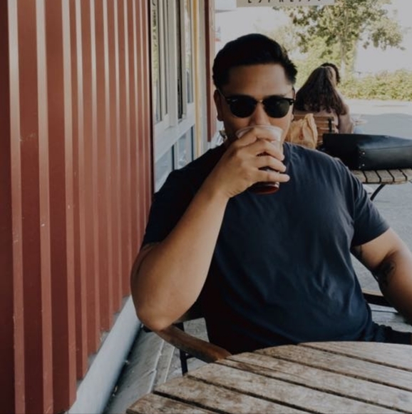 Meet your Posher, Vim - Picture 1 of 2